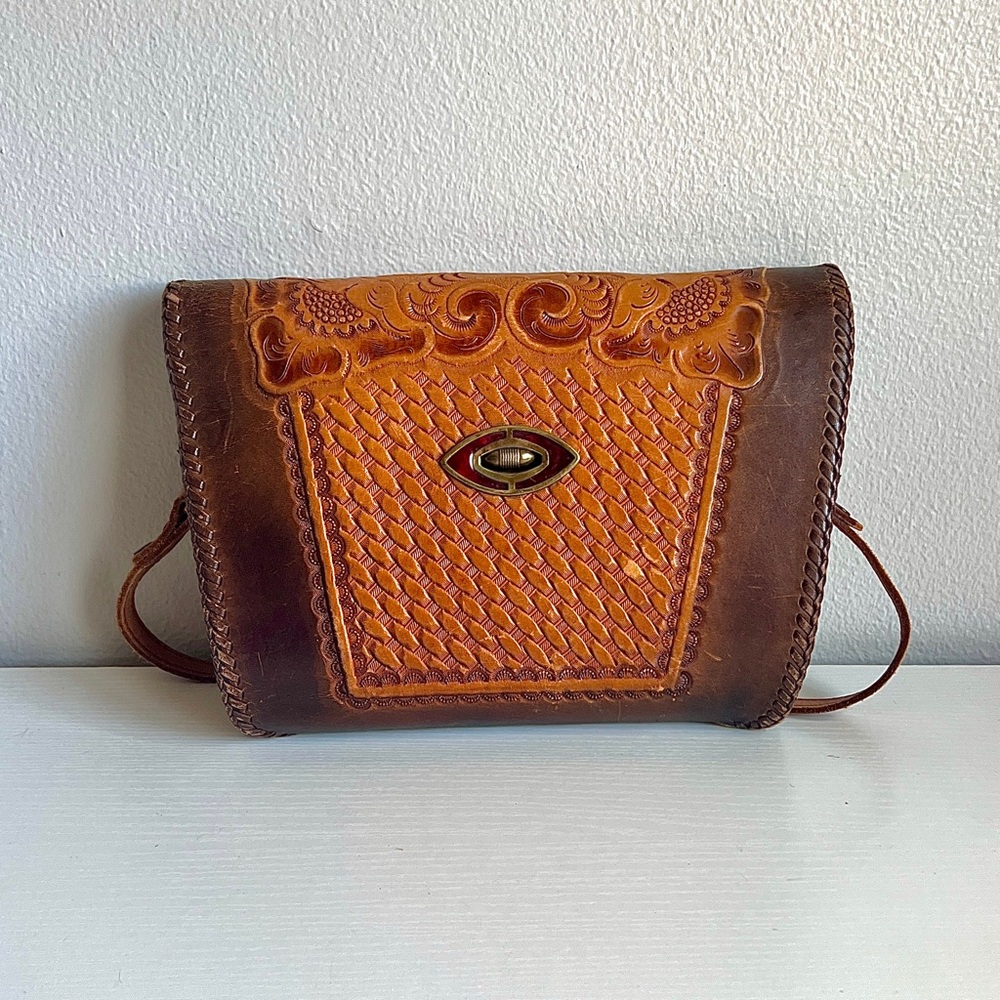 Vintage Hand-tooled Leather Shoulder Bag - Picture 2 of 9